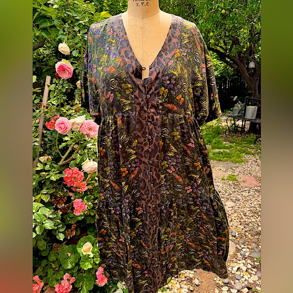 NWT Johnny Was Butterfly print 💯 silk button down dress”Midnight Mariposa” L